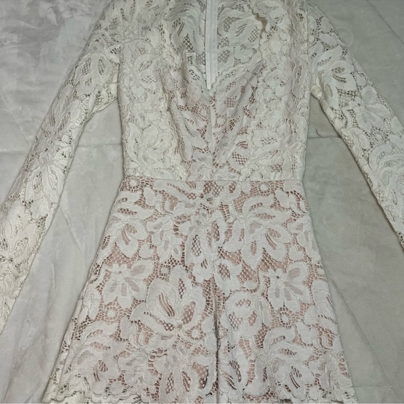 Alexis Manolo Lace Romper in Ivory from Revolve Size Medium - Picture 3 of 12
